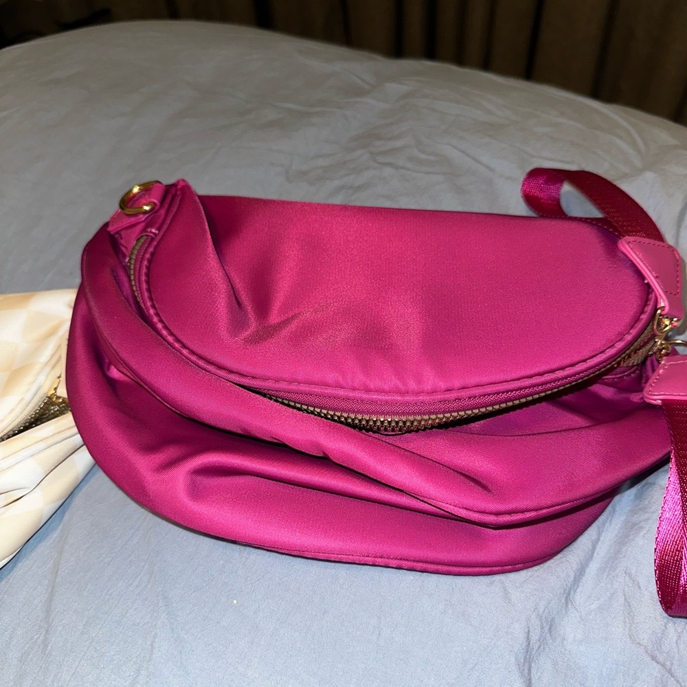 Emmafy GoFree - The Roomiest Crossbody Hot Pink